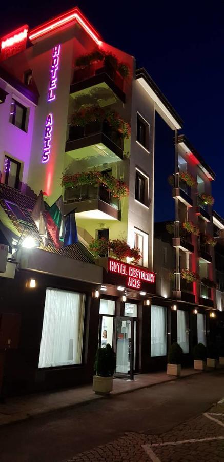 Otel Aris 3*