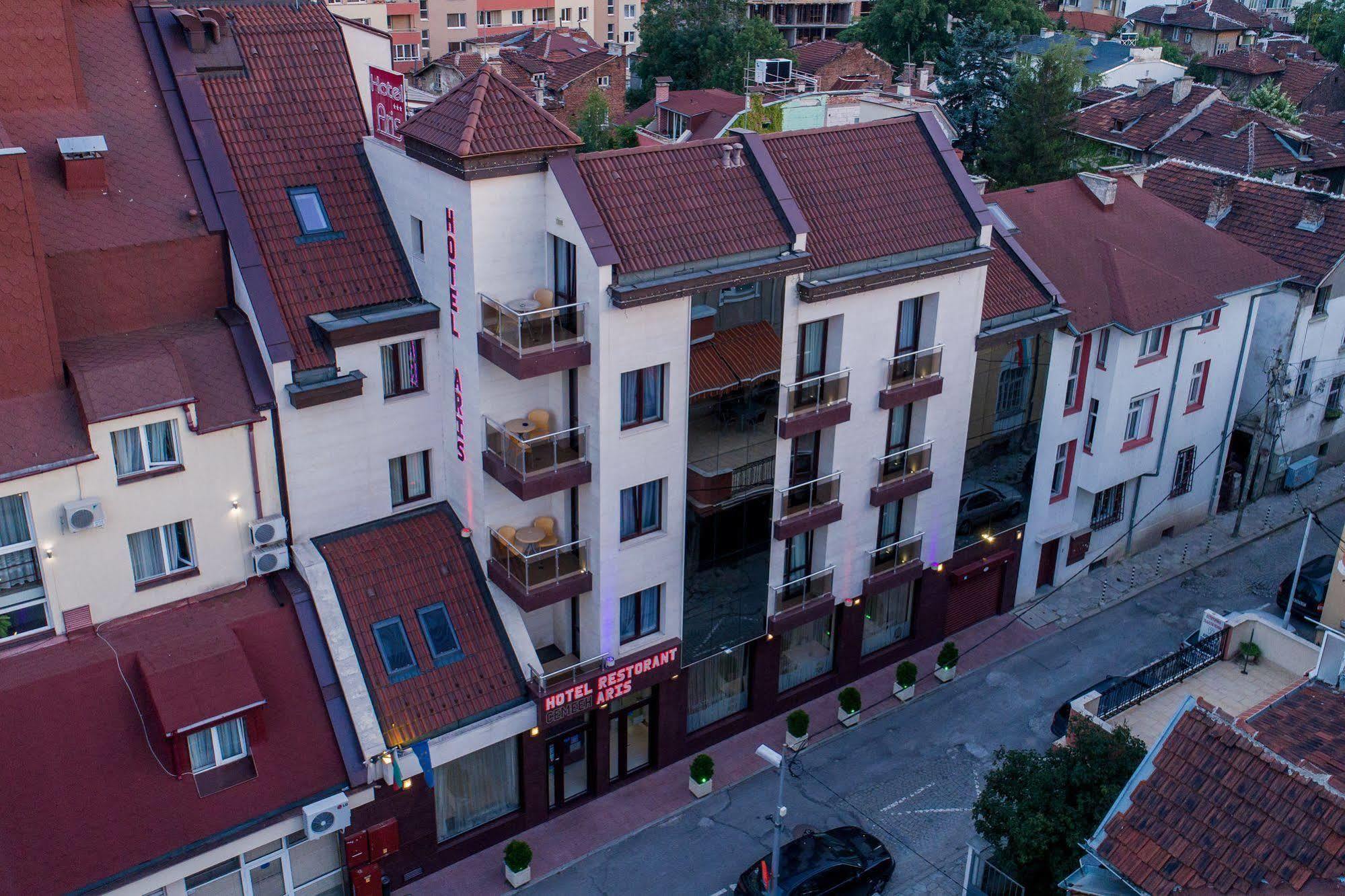 Aris Otel
