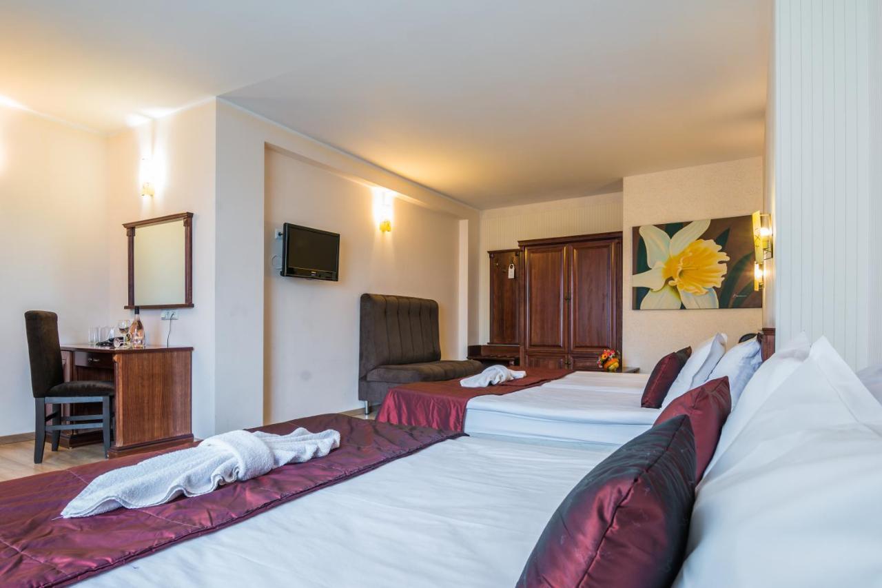 Otel Aris 3*